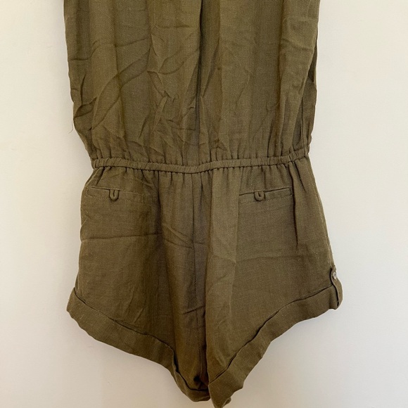 Green Sleeveless Romper - Picture 4 of 10